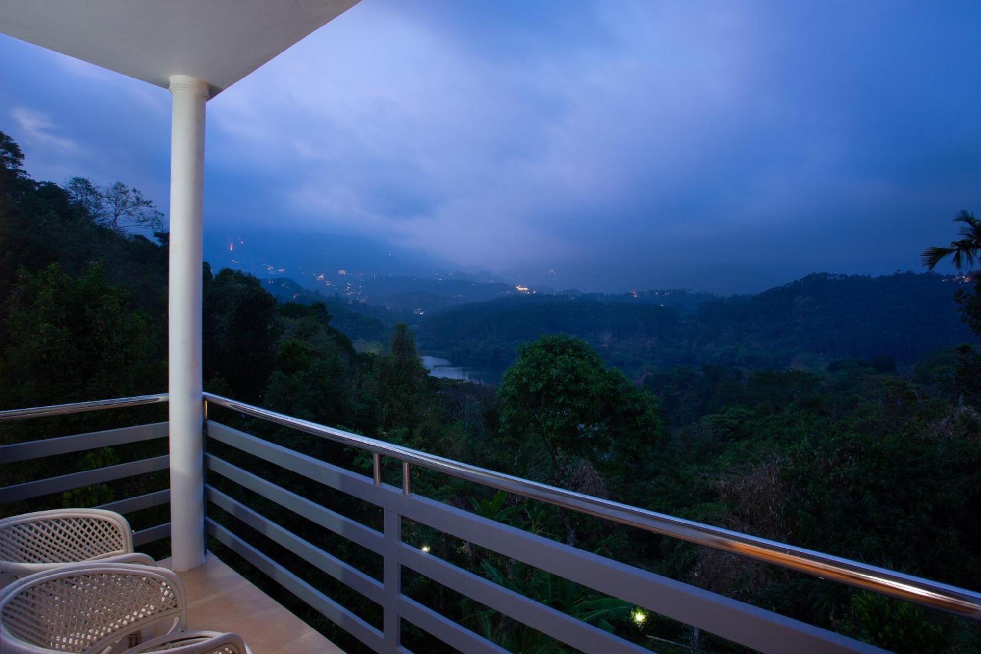 Bell Vedera Resort Munnar Bagian luar foto
