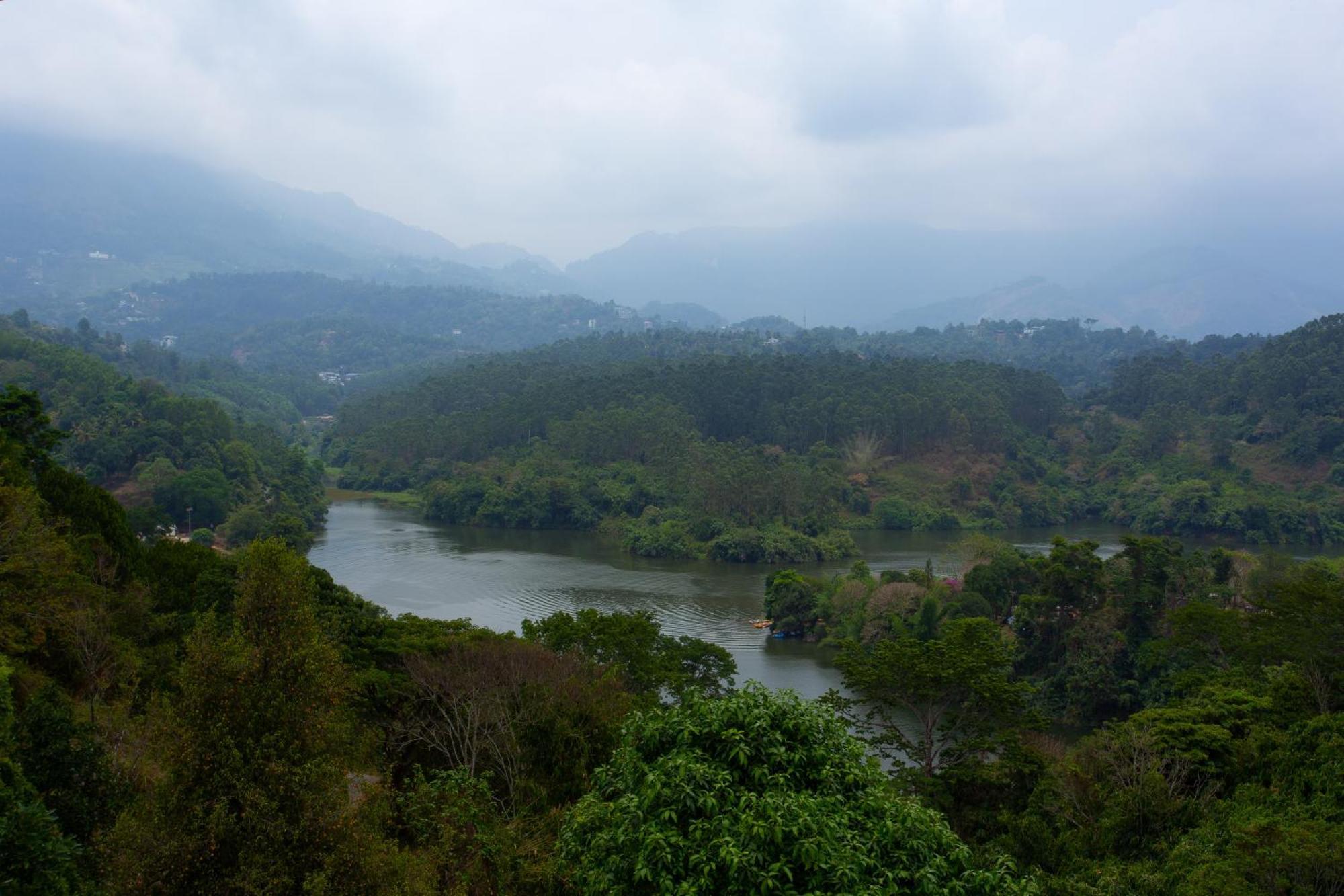 Bell Vedera Resort Munnar Bagian luar foto